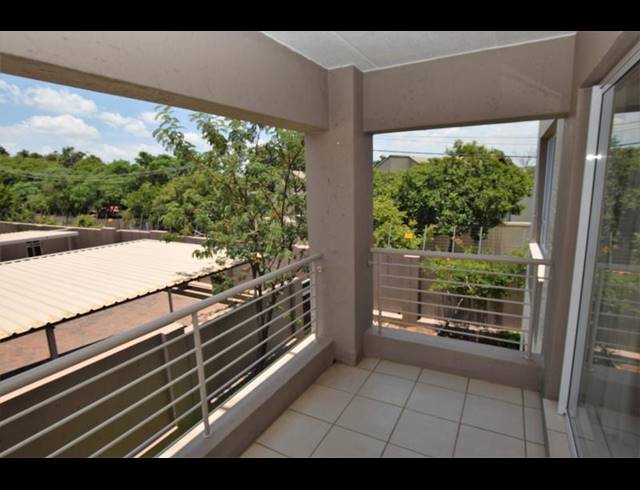 1 BEDROOM PROPERTY TO RENT IN BRYANSTON